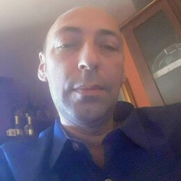 Uomo di 38 anni ecuadoriano fisicamente non magro di Battipaglia