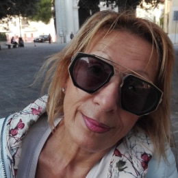 Sono una donna di 61 anni italiana fisicamente non magra  Abito a Vibo Valentia 