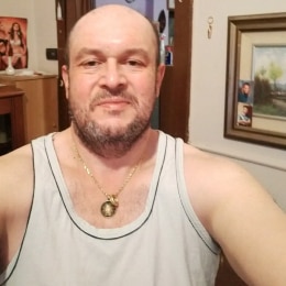 Uomo 49 anni italiano di Pistoia