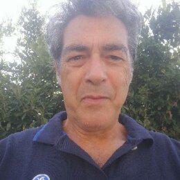 latino uomo 58 anni fisico nella media di vibo