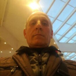 Uomo fisicamente standard 55 anni italiano di Pesaro