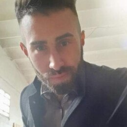 Uomo caucasico magro di termoni 31 anni