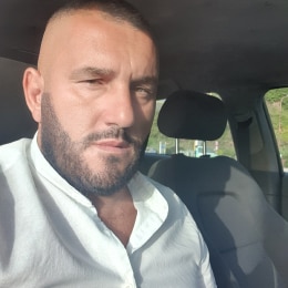 Uomo fisicamente magro 44 anni italiano di Ogliastra